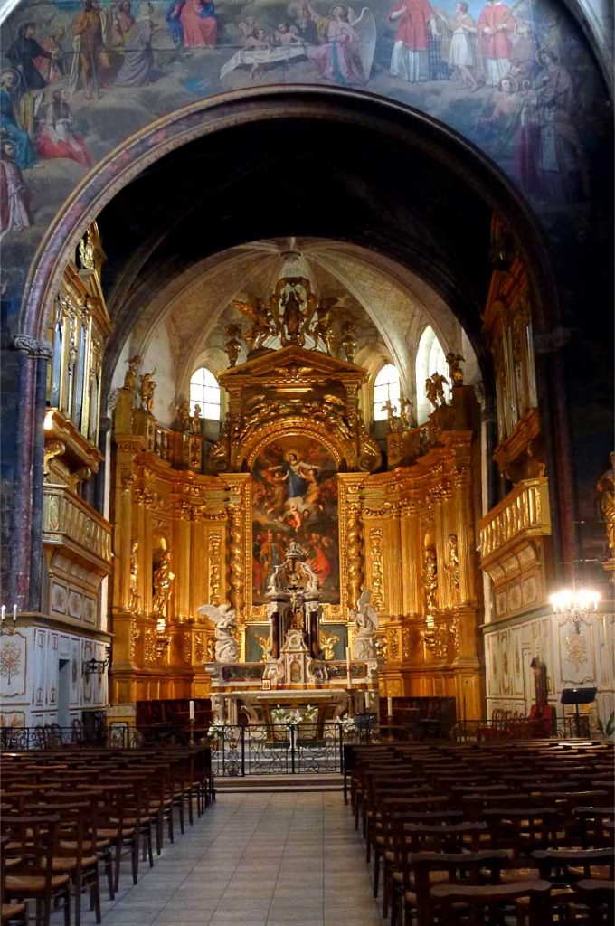 リル・シュル・ラ・ソルグの教会Notre-Dame-des-Angesの祭壇