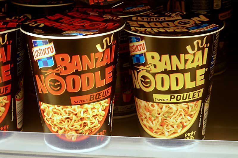 プロヴァンスのスーパーで売られていたカップ麺、BANZAI NOODLE